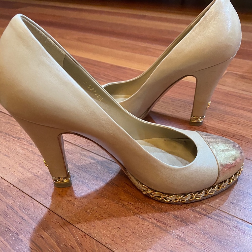 Chanel pumps